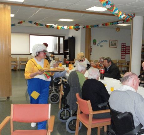 Los mayores de Ordes disfrutaron de las comidas típicas de los carnavales