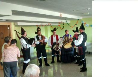 Así celebramos el mes de la música en la residencia Servisenior Santiago